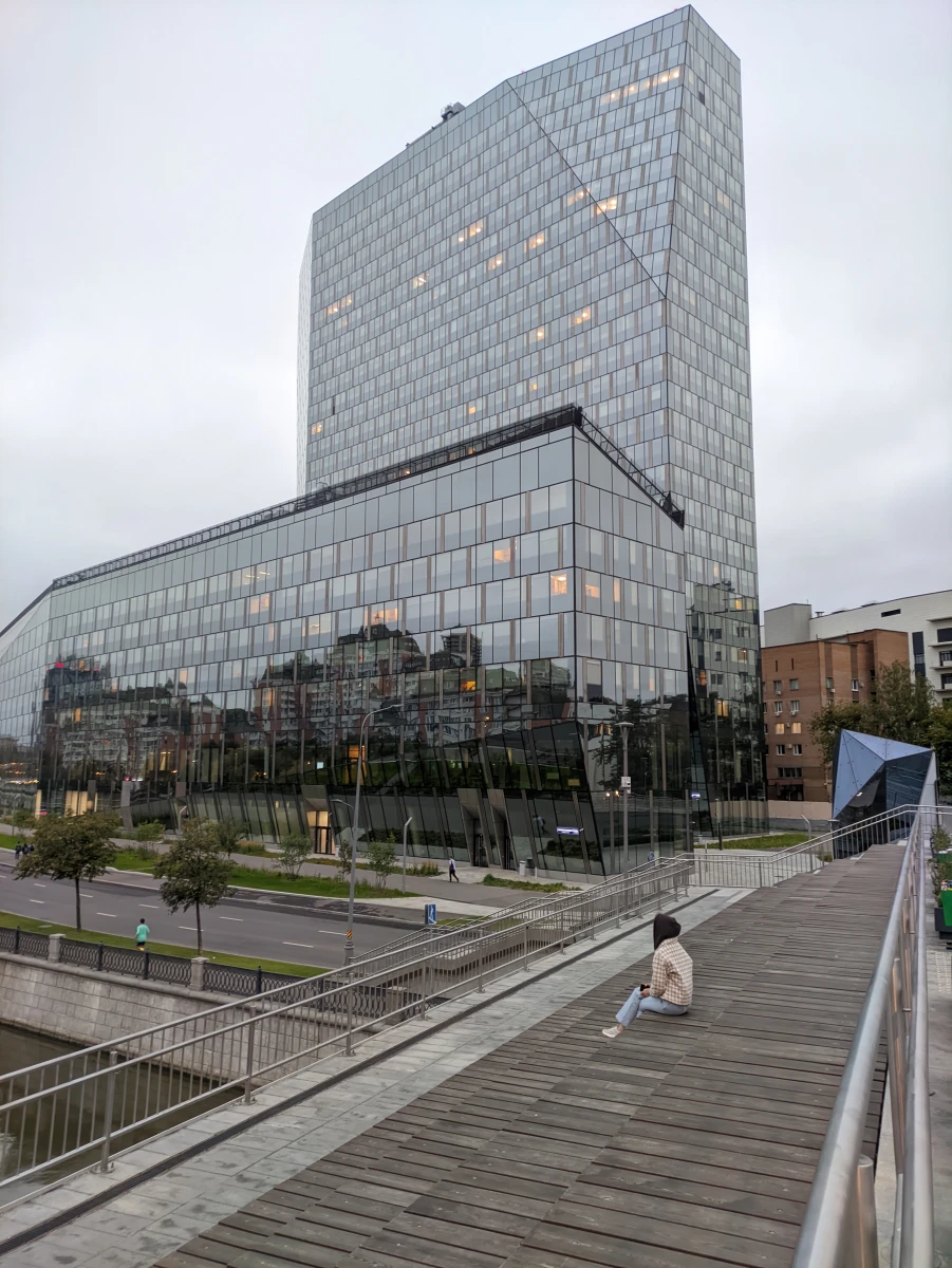 Стеклянный комплекс общежитий МГТУ им. Баумана