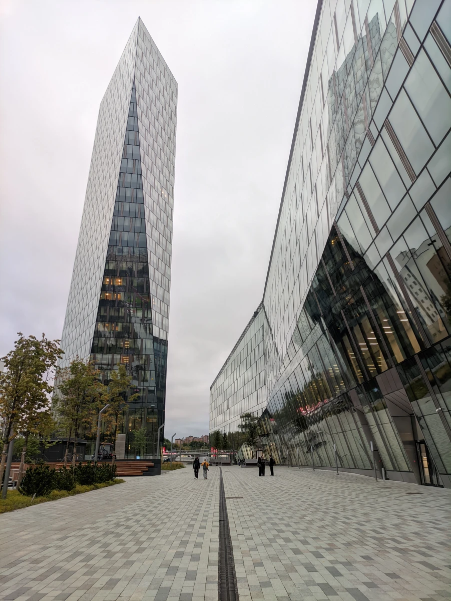 Стеклянный комплекс общежитий МГТУ им. Баумана