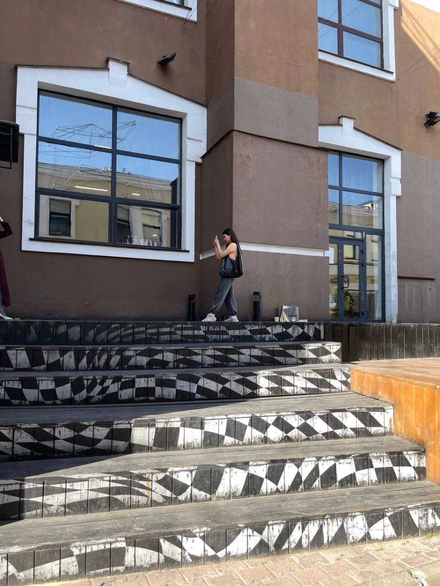 Арт-дворик на Бауманской