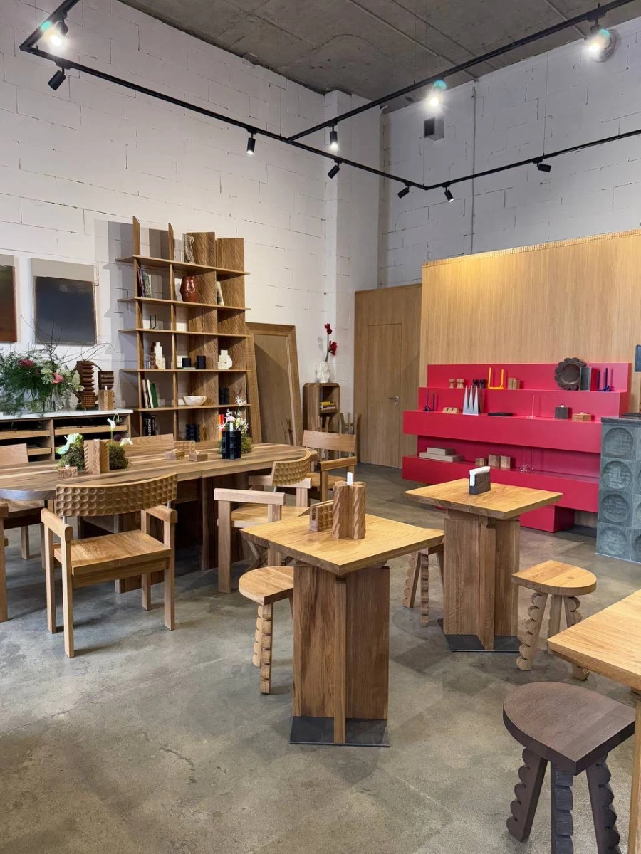 Кафе и мебельный салон Uclad space