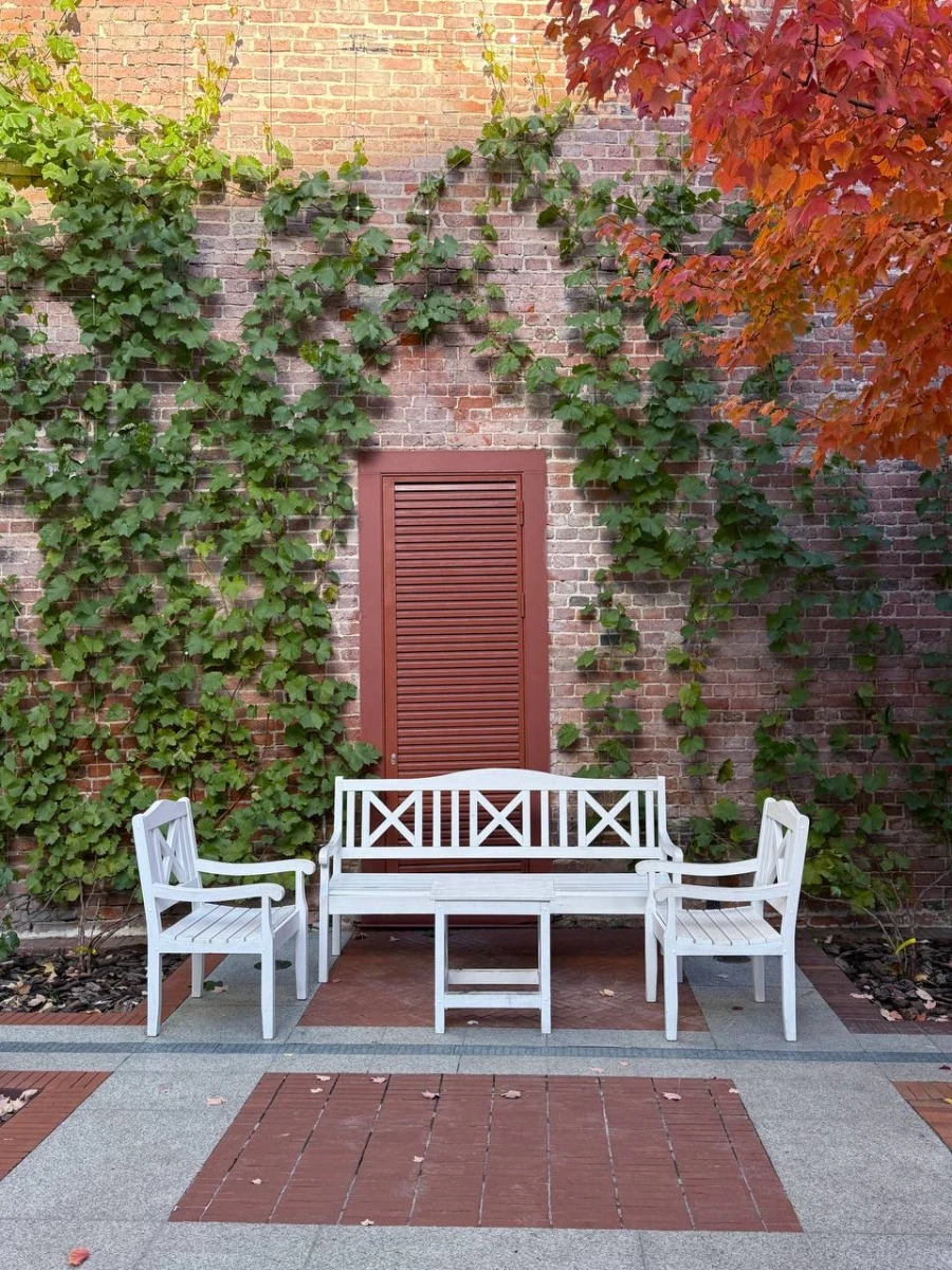 Двор ресторана Share