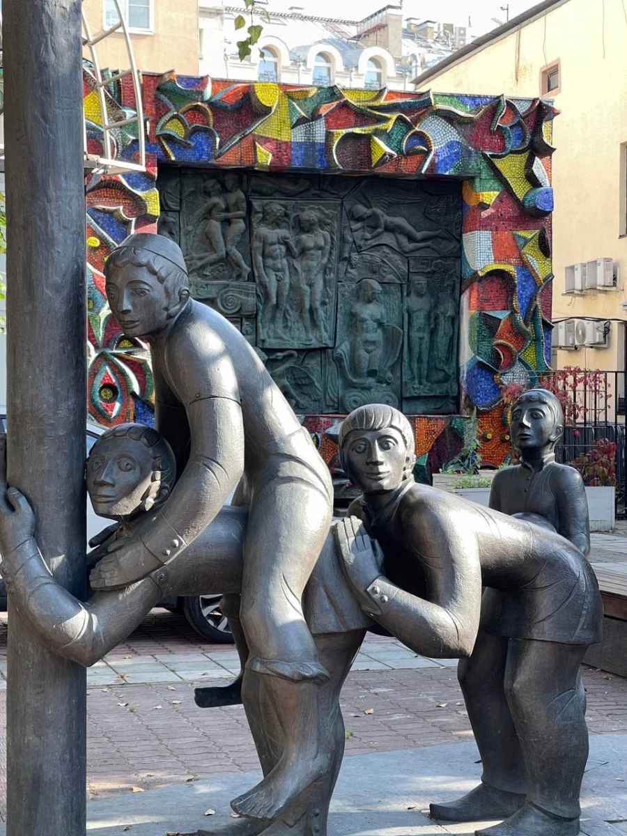 Двор музея ММОМА