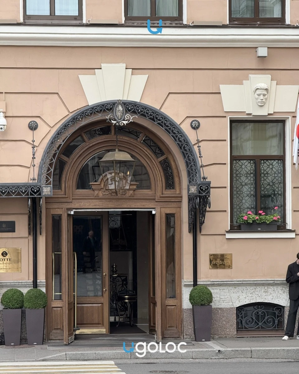 Исаакивская площадь, 6