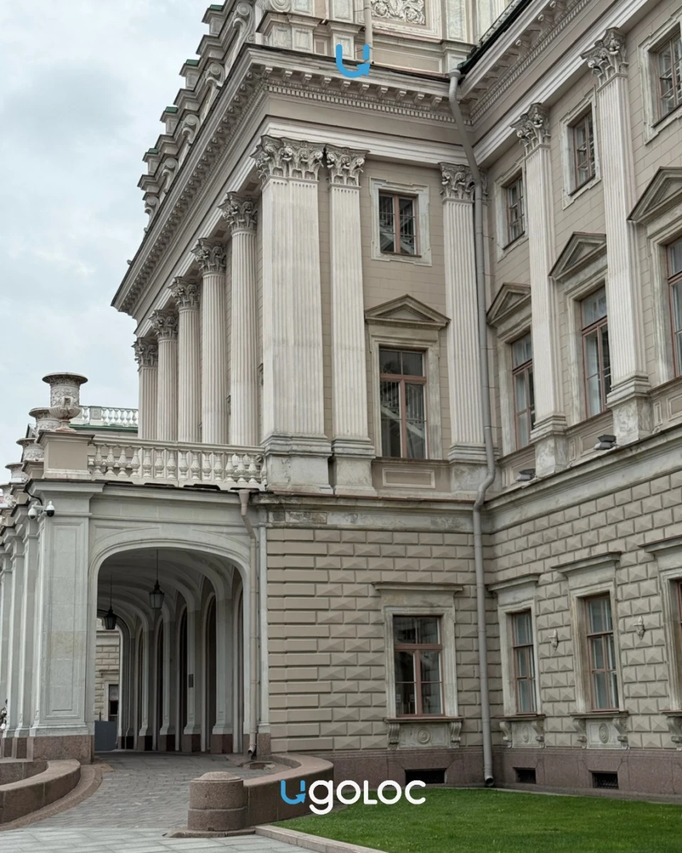 Исаакивская площадь, 6