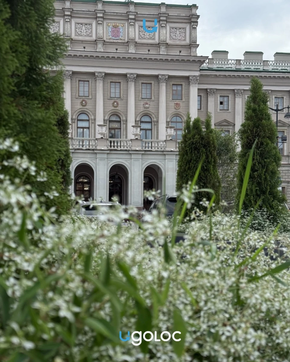 Исаакивская площадь, 6