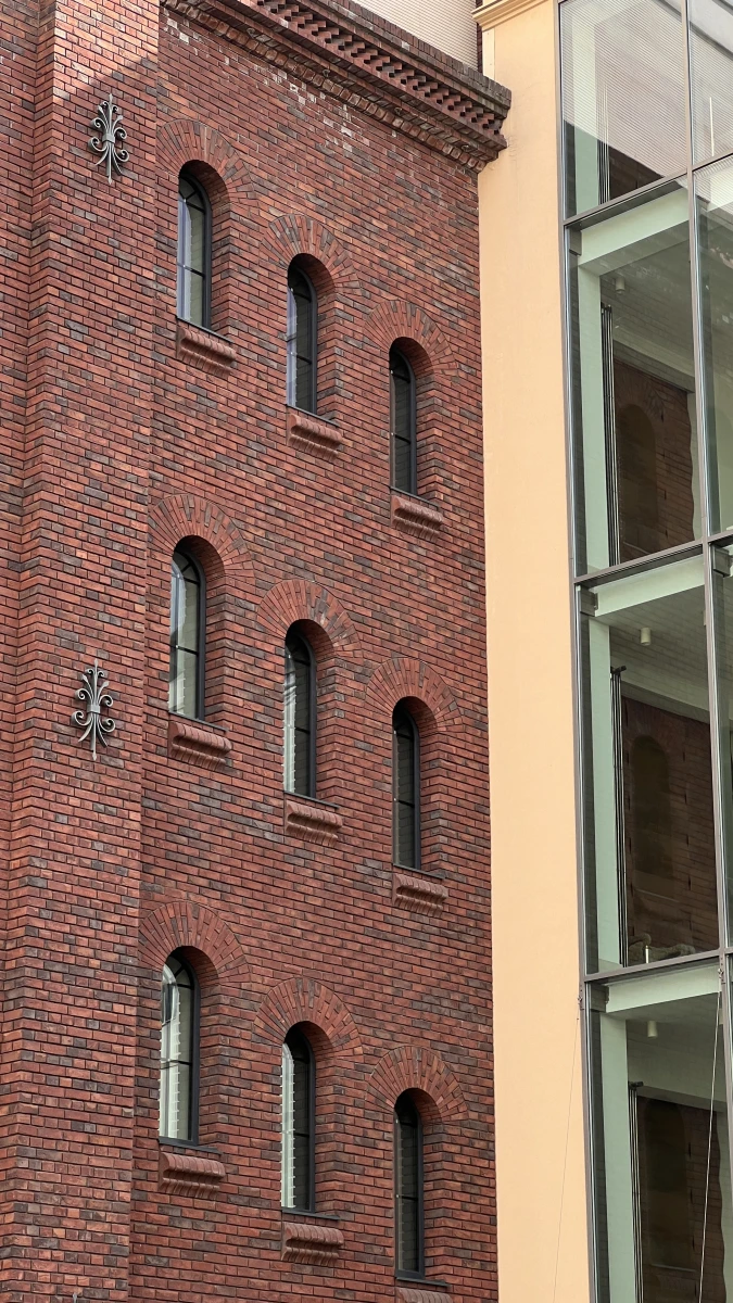 Кирпичная стена