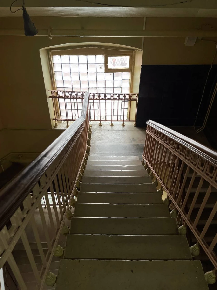 Лестничная площадка в одном из корпусов Красного Октября