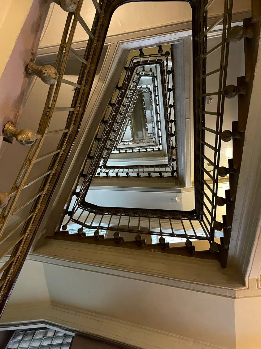 Лестничная площадка в одном из корпусов Красного Октября