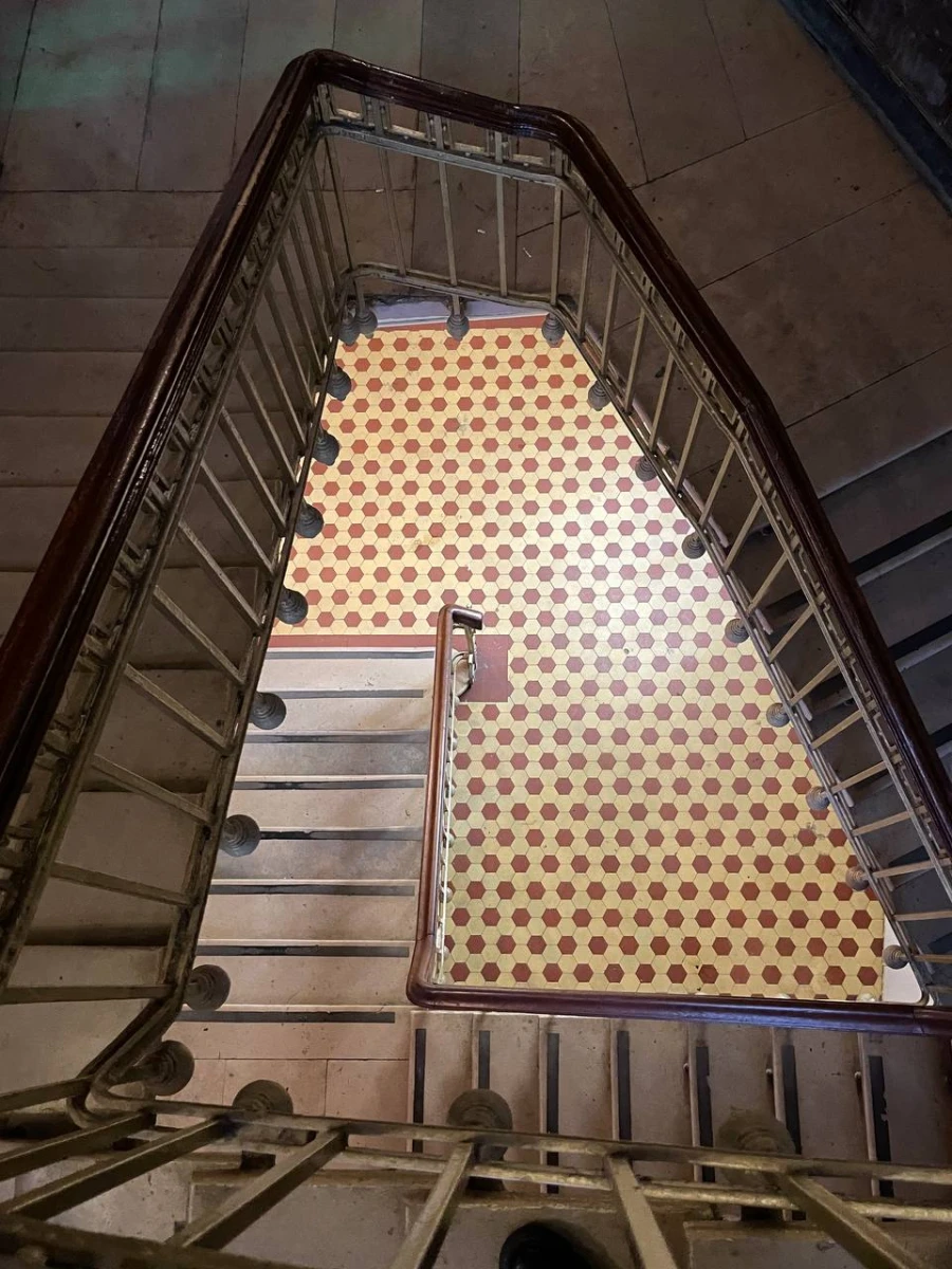 Лестничная площадка в одном из корпусов Красного Октября