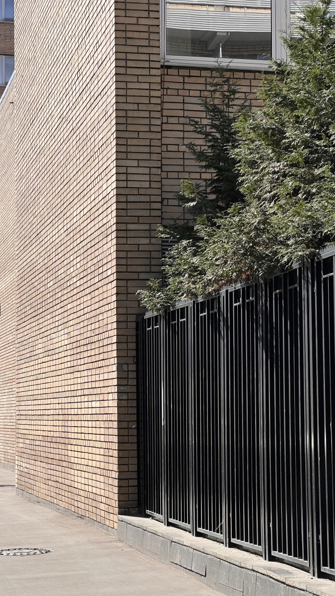 Кирпичная стена