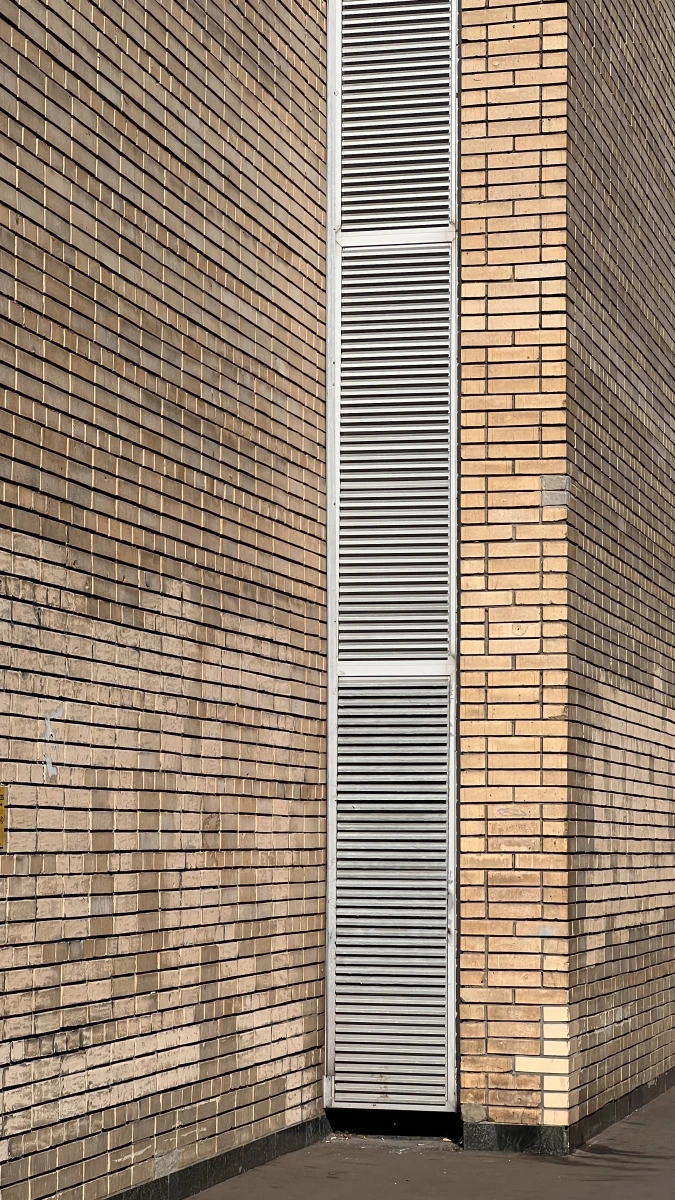 Кирпичная стена