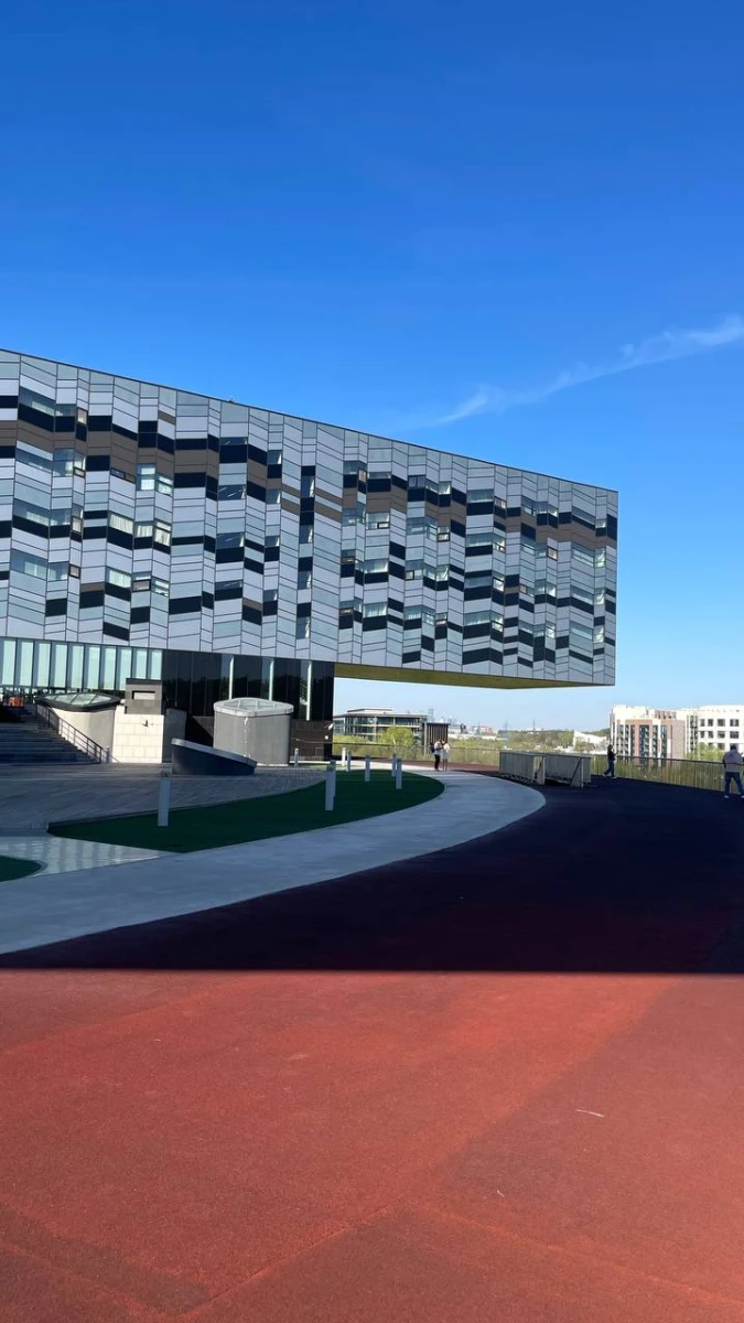 Смотровая площадка МШУ Сколково