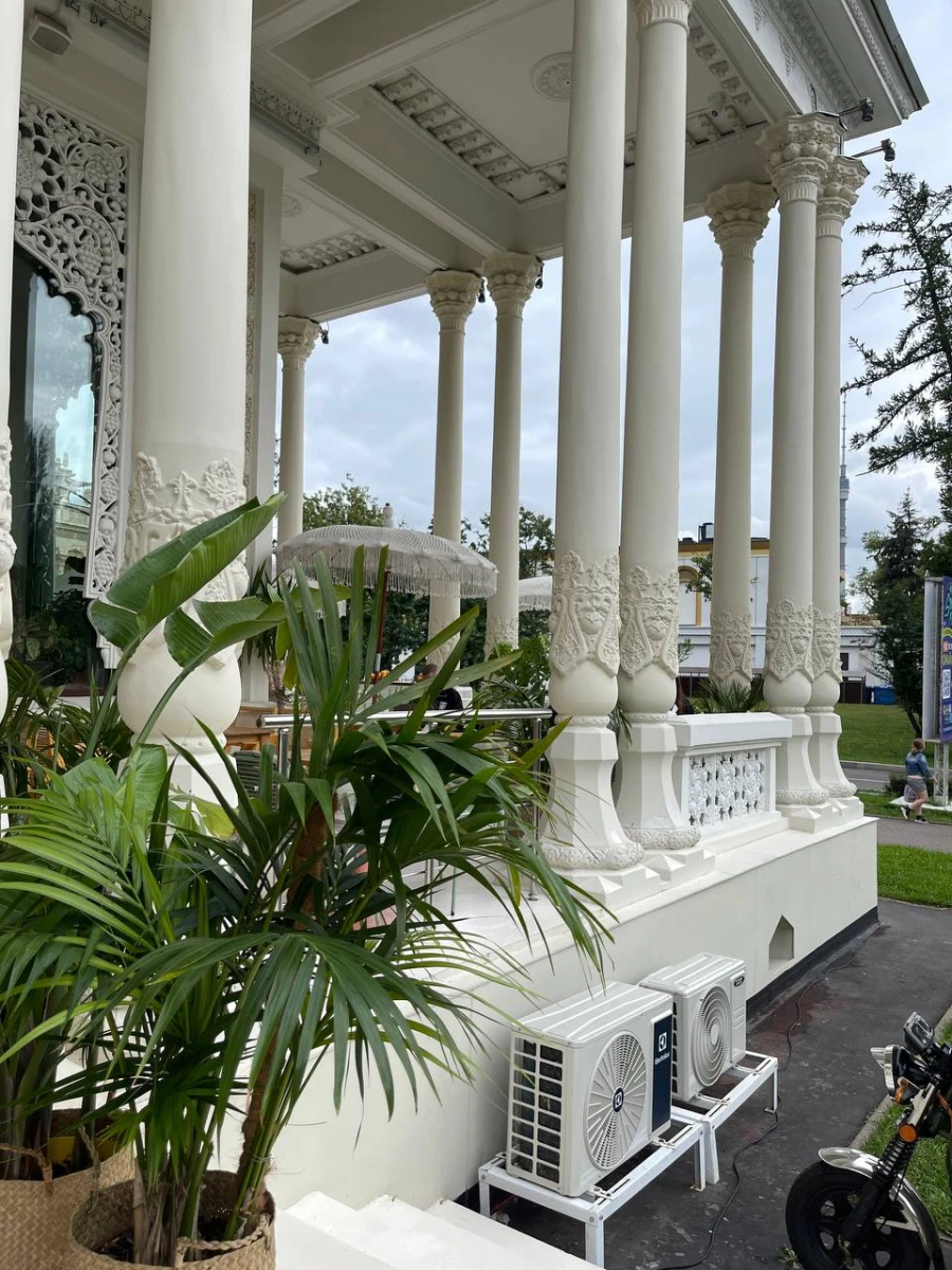 Кафе Домик в саду