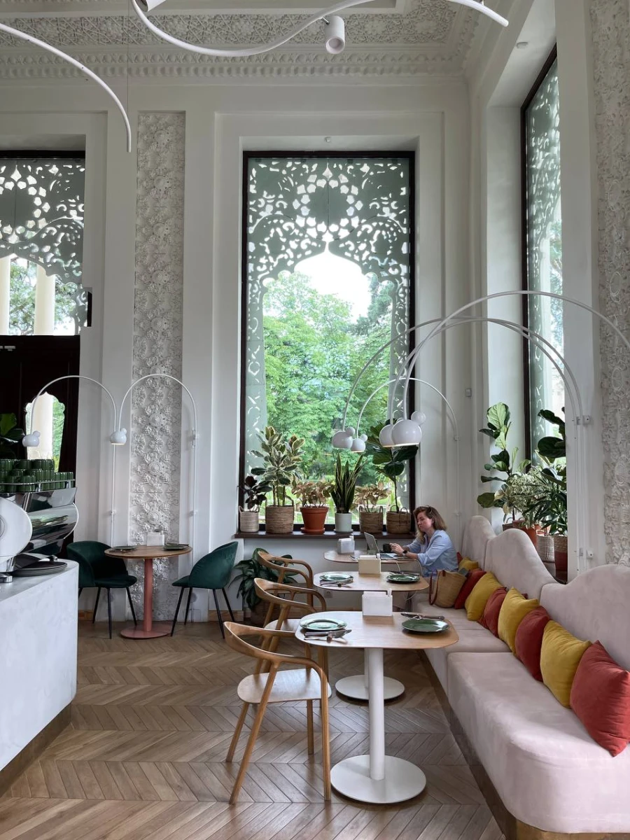 Кафе Домик в саду