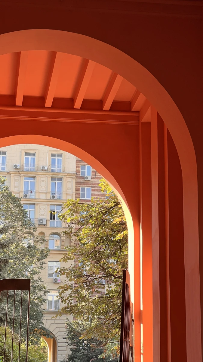 Терракотовая арка