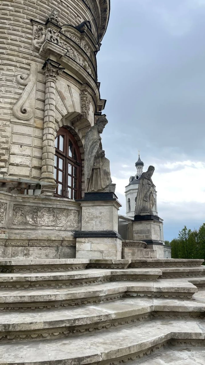 Церковь Знамения Пресвятой Богородицы в Дубровицах