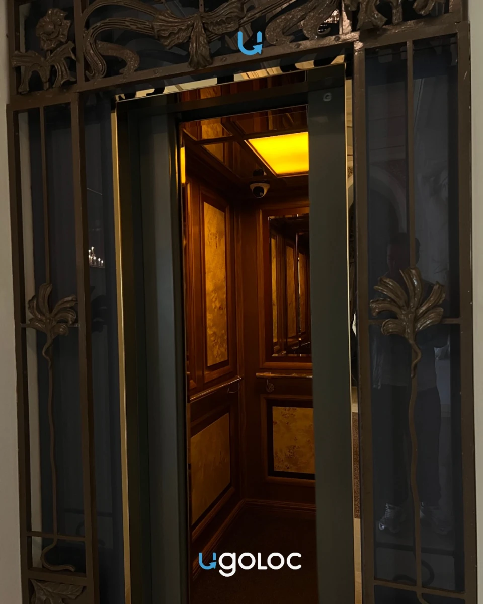 Лифт в отеле "Метрополь"