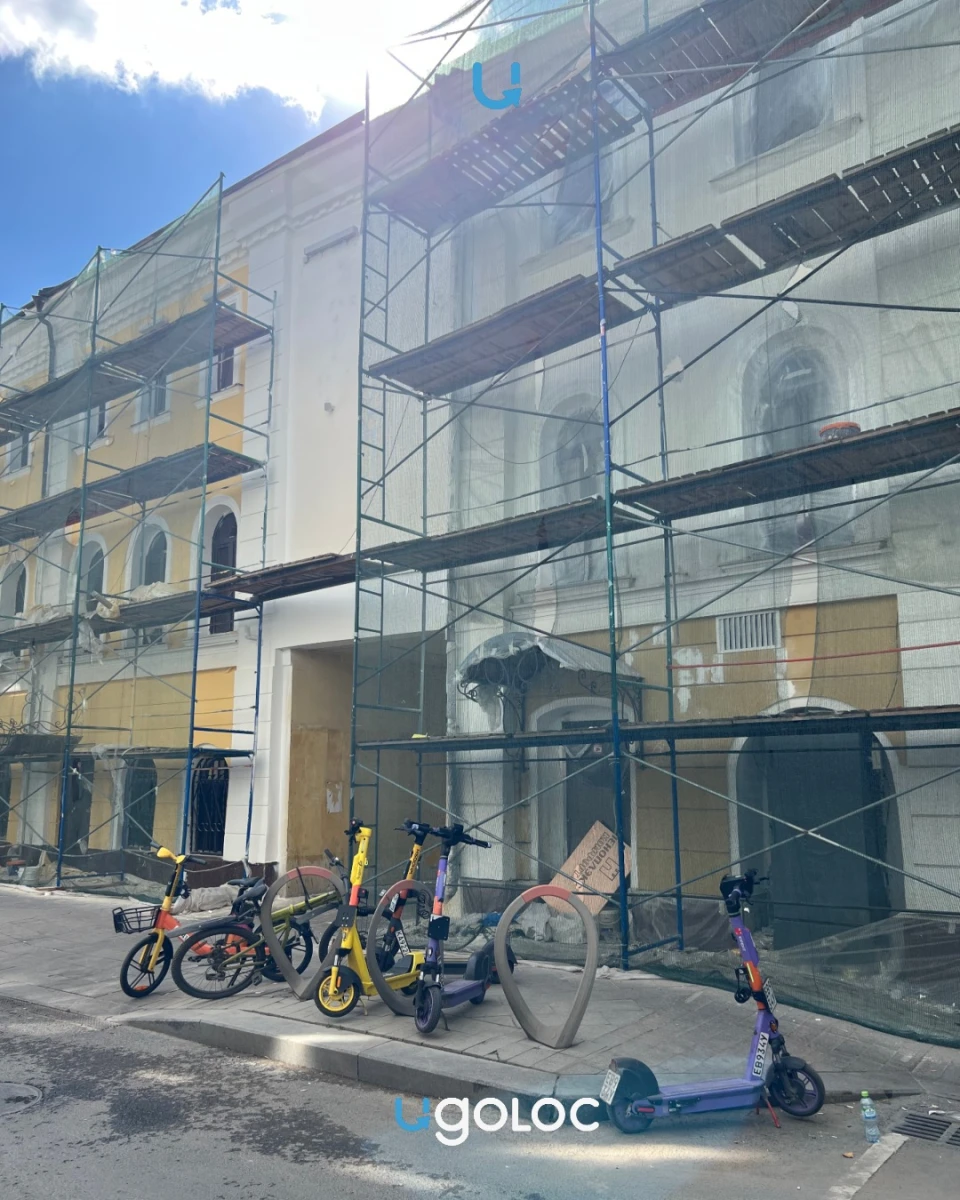 Леса в Кривоколенном переулке