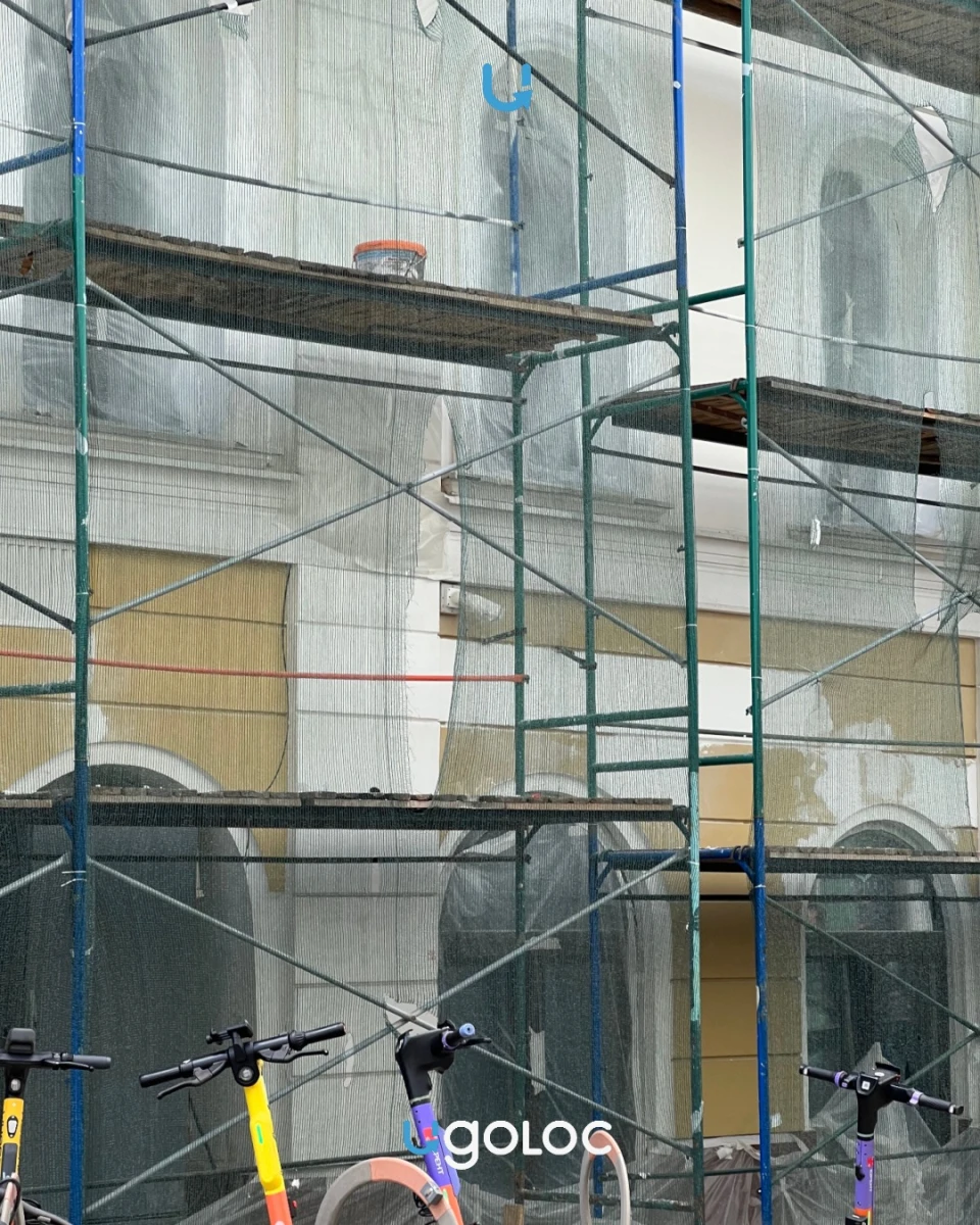 Леса в Кривоколенном переулке