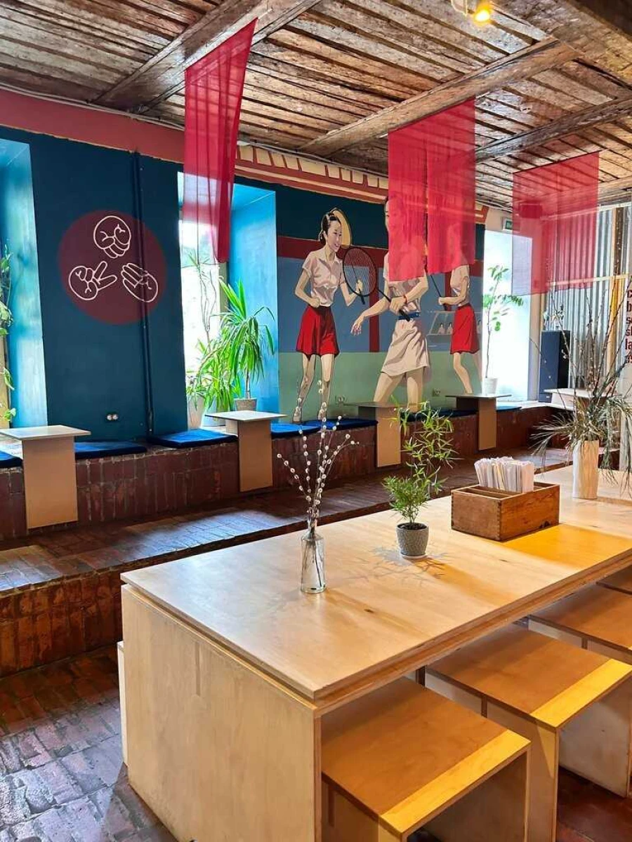 Веранда и зал кафе "Tricky"