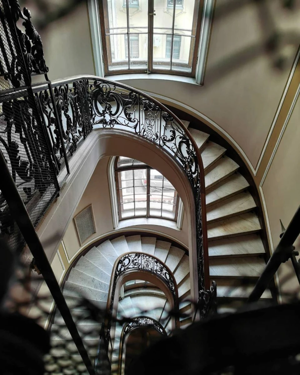 Винтовая лестница в особняке Штифтера