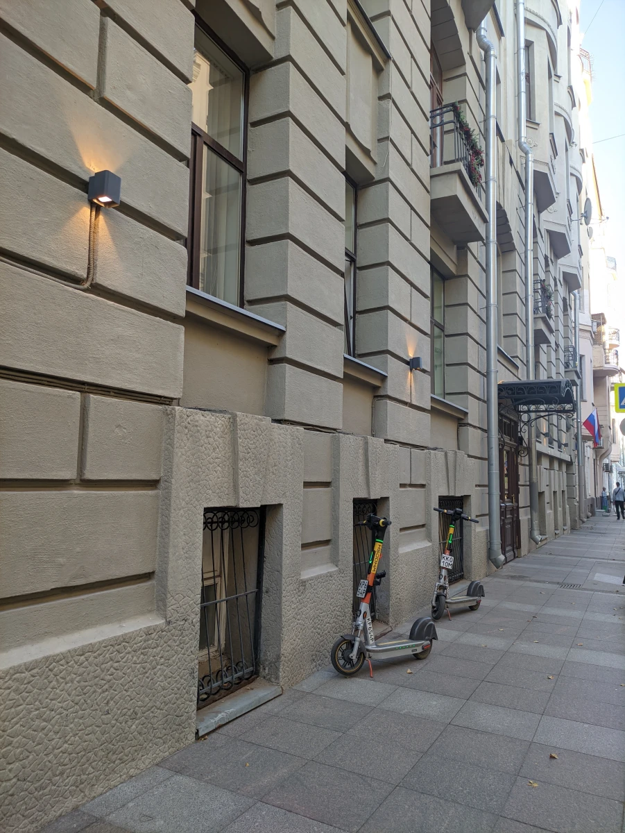 Один дома в Нью-Йорке