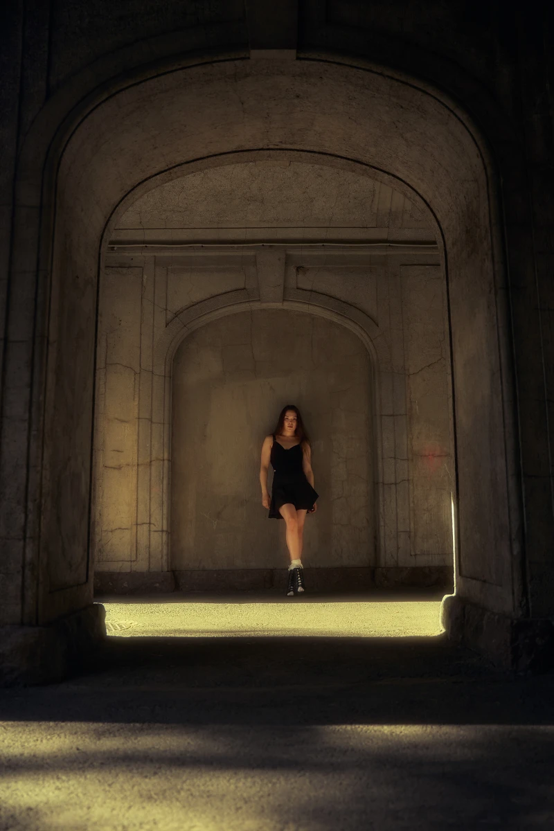 Арка у метро «петроградская»