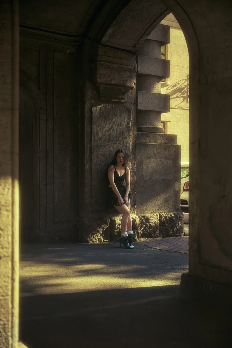 Арка у метро «петроградская»