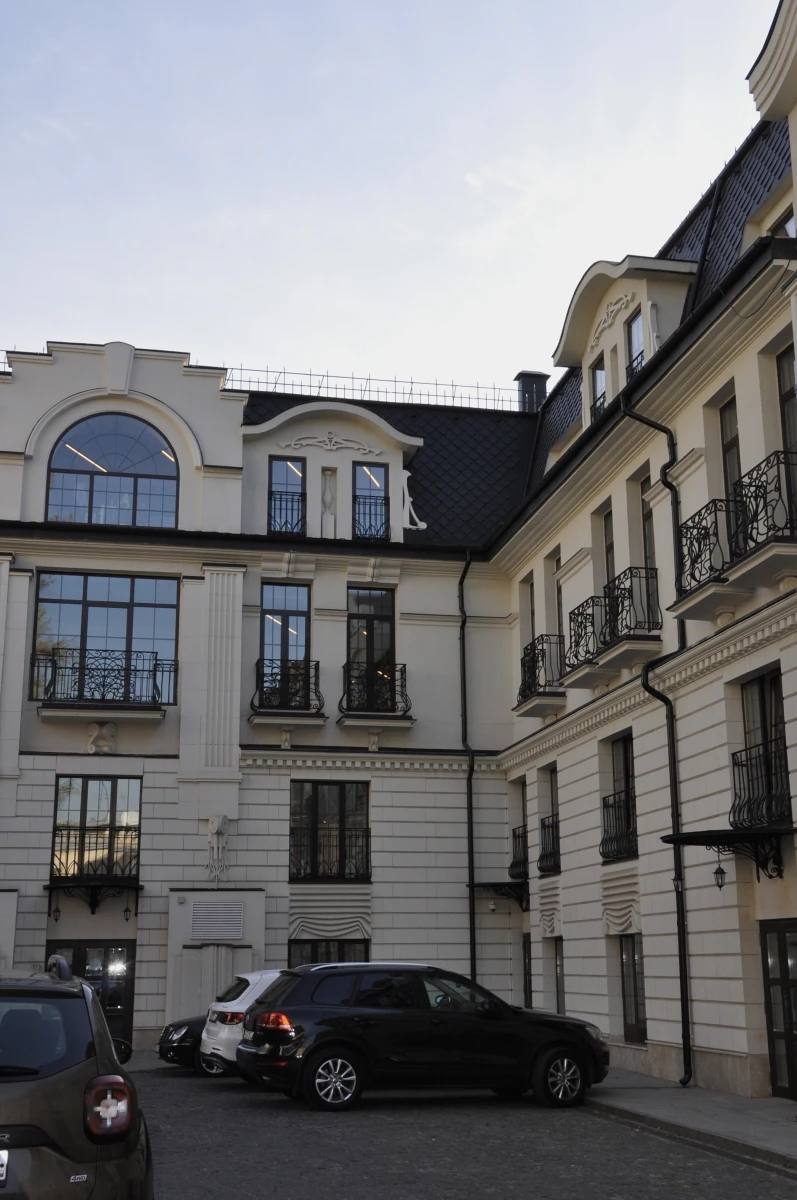 Софийская набережная 30с2