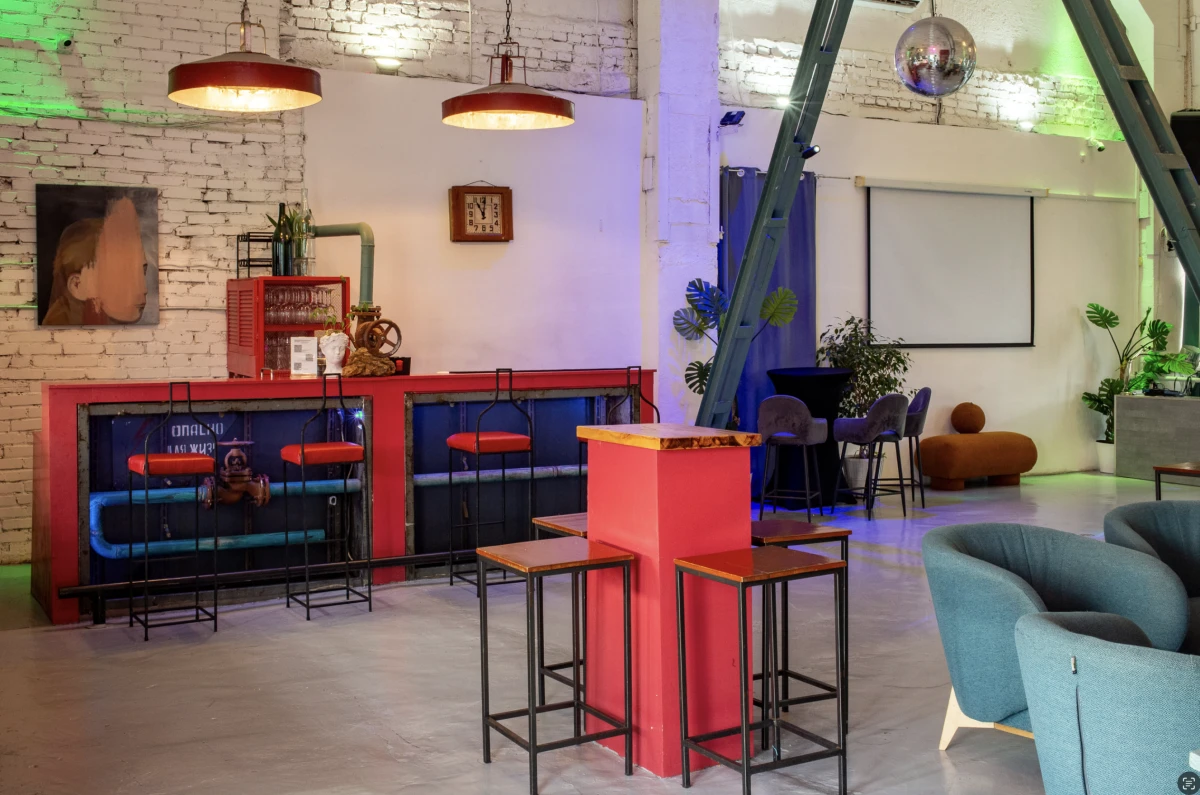 Воркшоп лофт 2 (терраса на крыше здания)