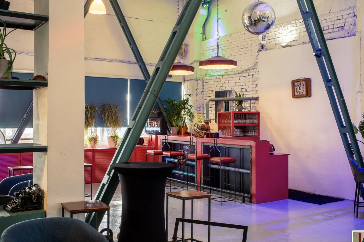 Воркшоп лофт 2 (терраса на крыше здания)