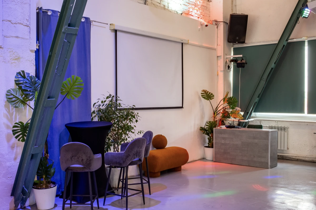 Воркшоп лофт 2 (терраса на крыше здания)