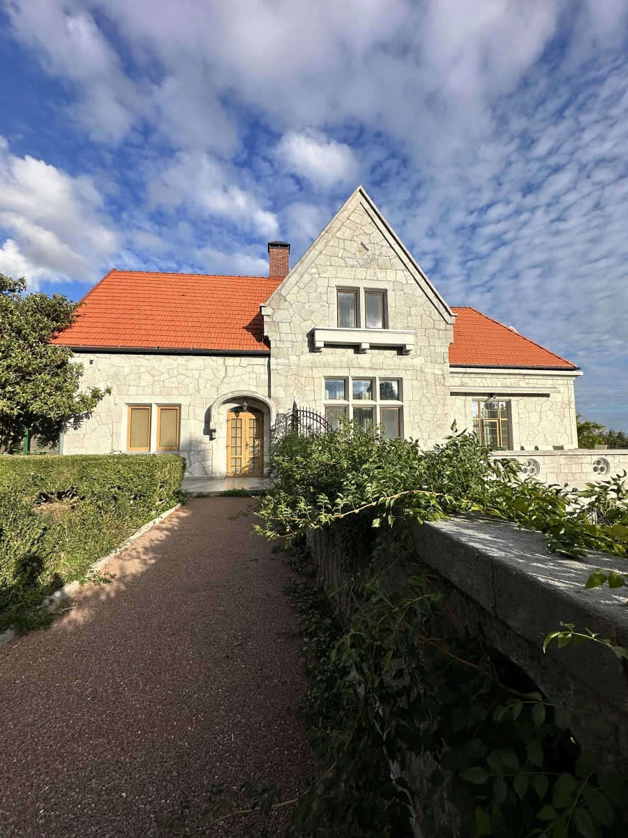 Дворец Харакс в Крыму