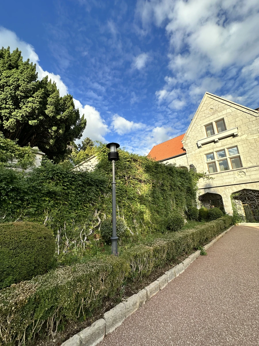 Дворец Харакс в Крыму