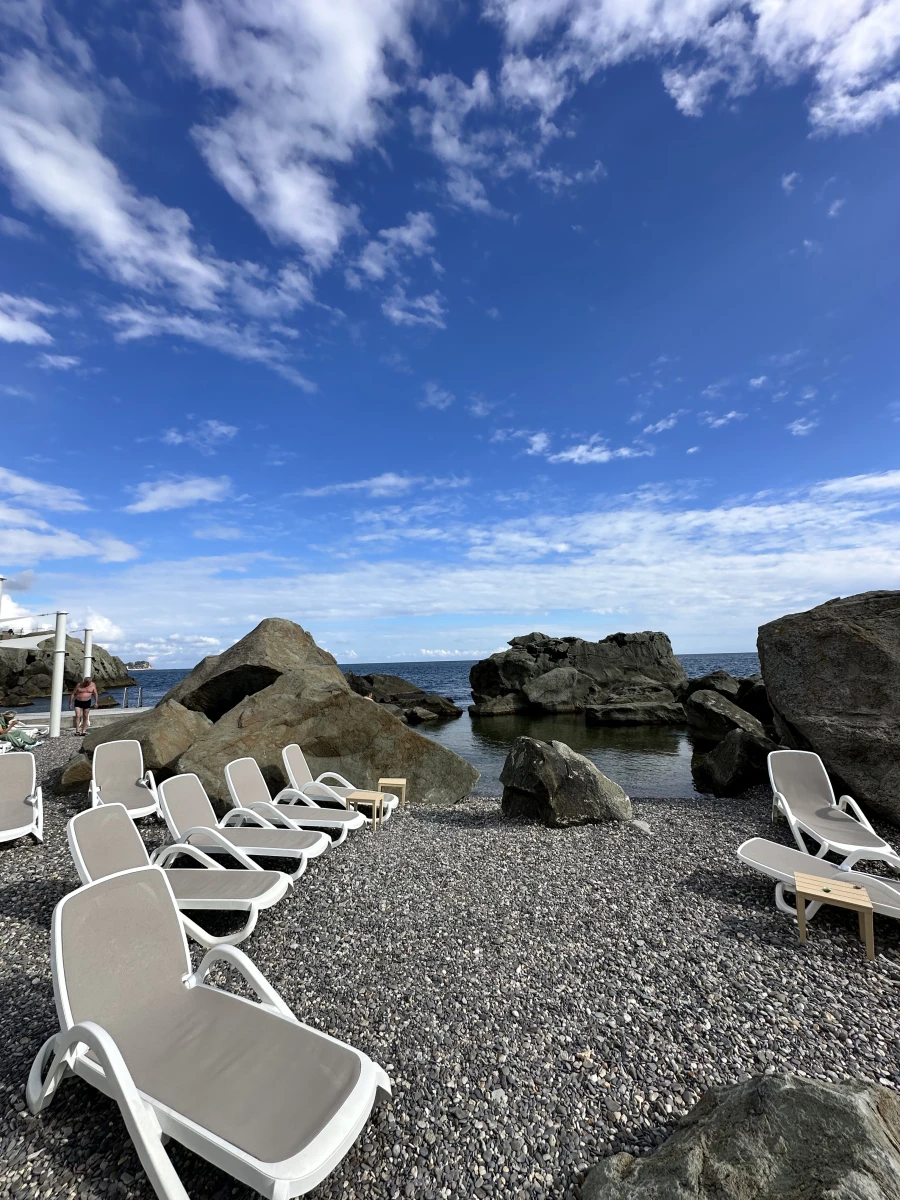 Скала Порт-Жорж в Алупке