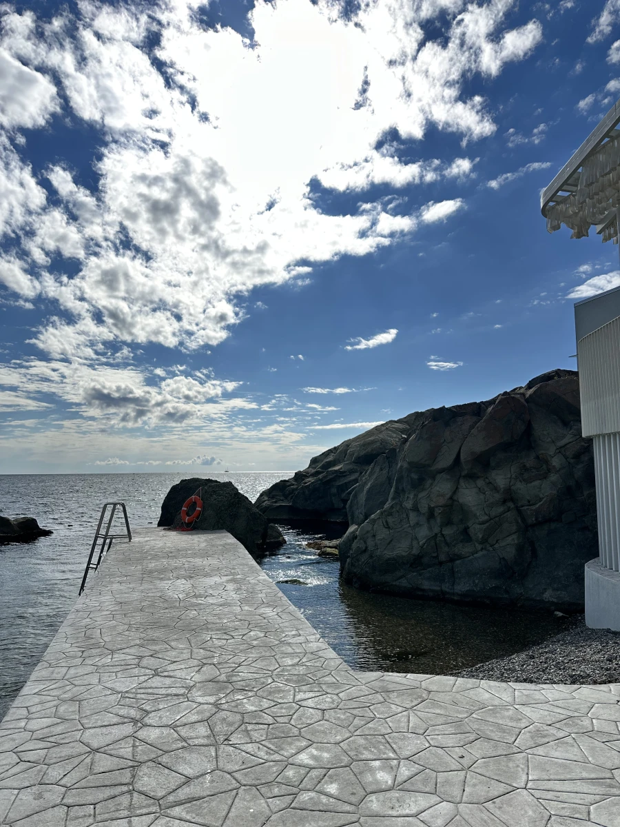 Скала Порт-Жорж в Алупке