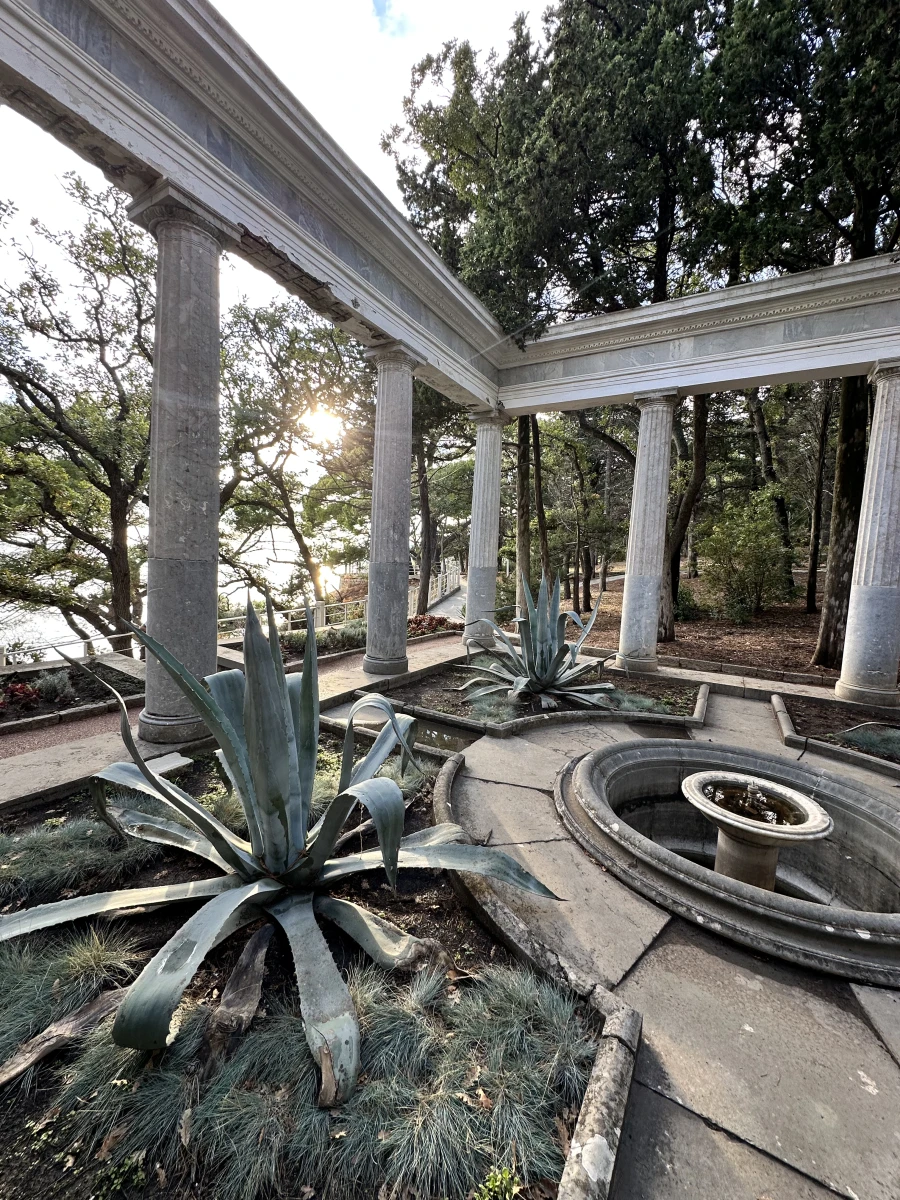 Копия античной беседки