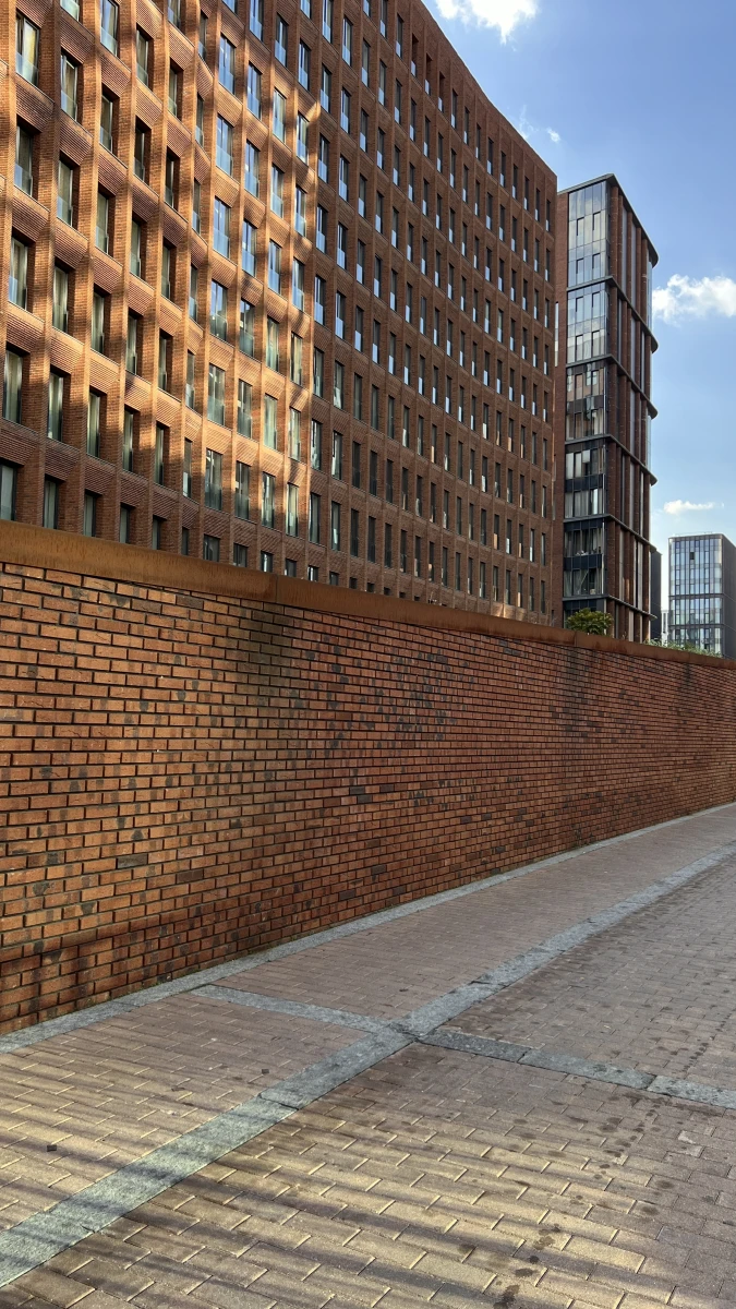 Кирпичная стена ЖК Садовые кварталы