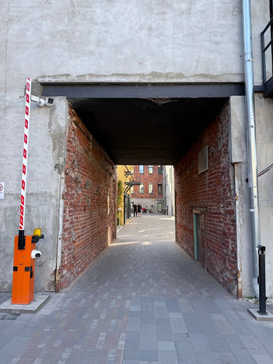 Дворик на Римской