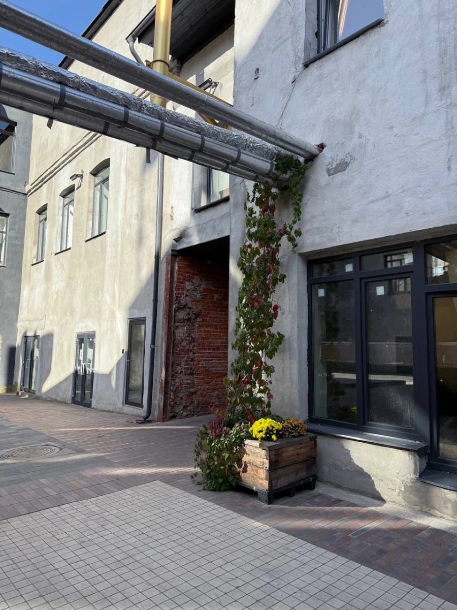 Дворик на Римской