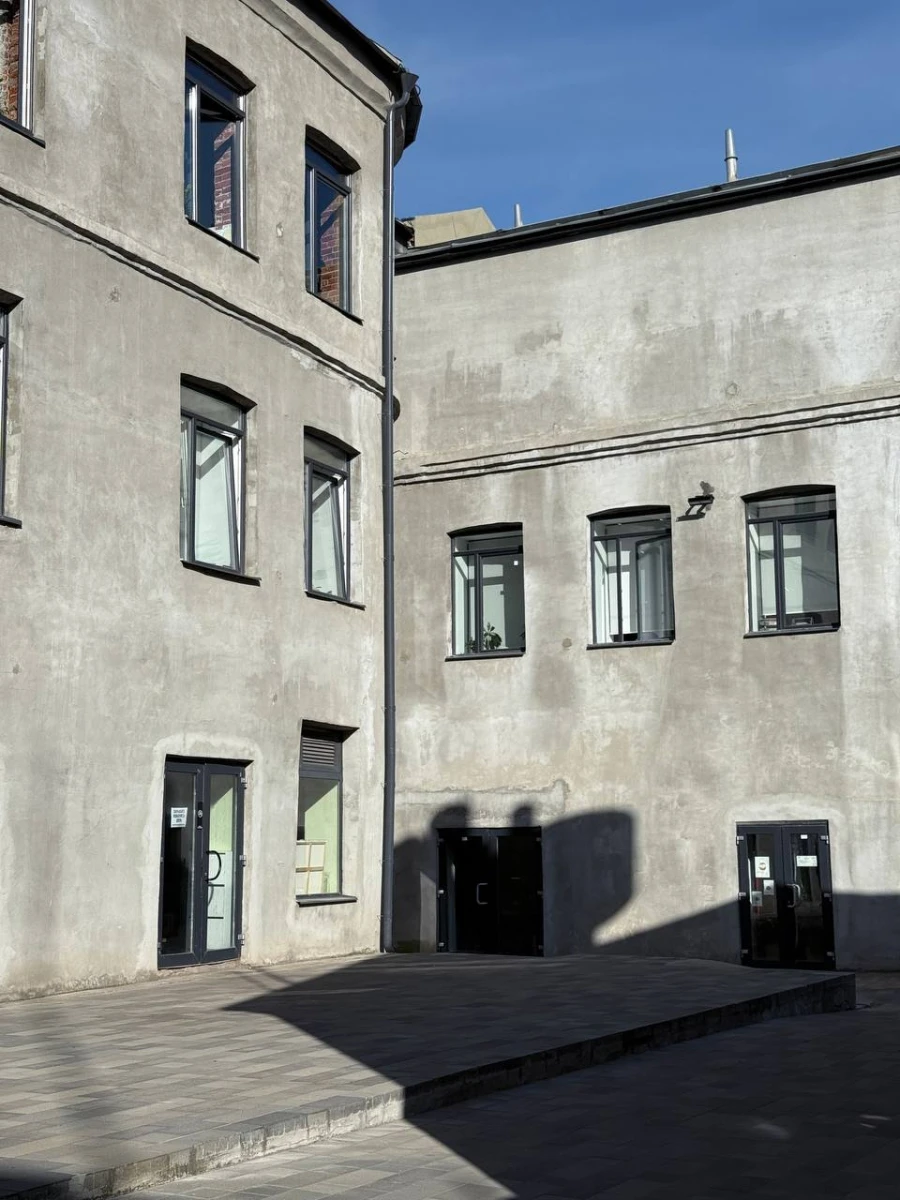 Дворик на Римской