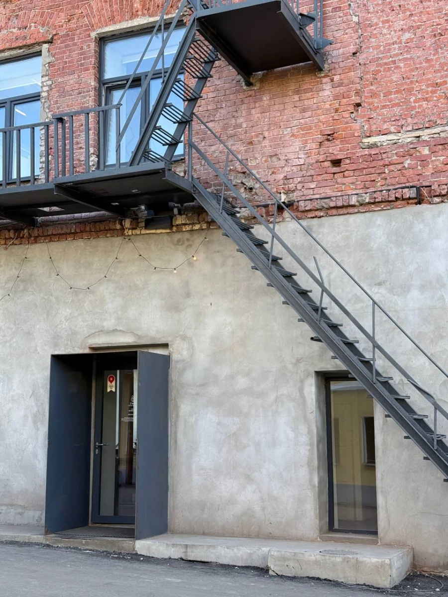 Дворик на Римской