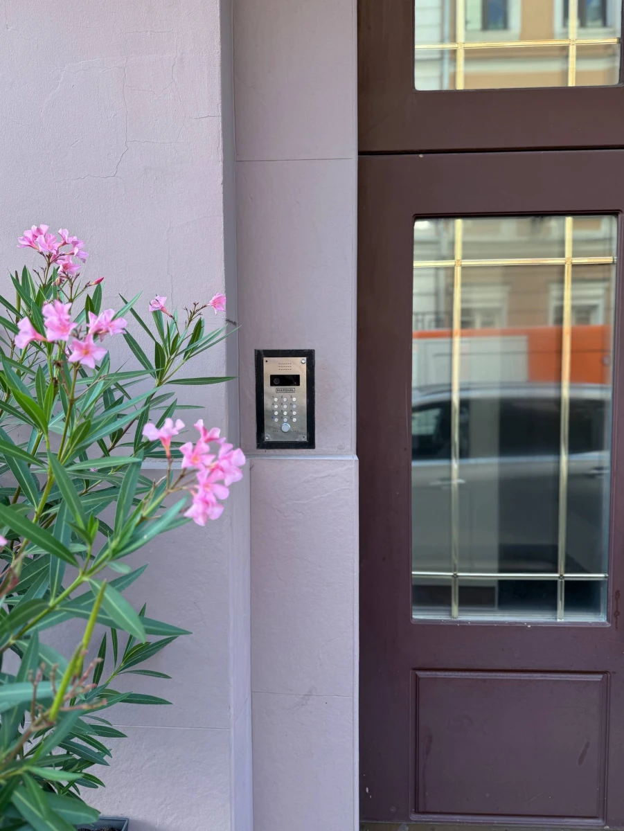 Розовое здание