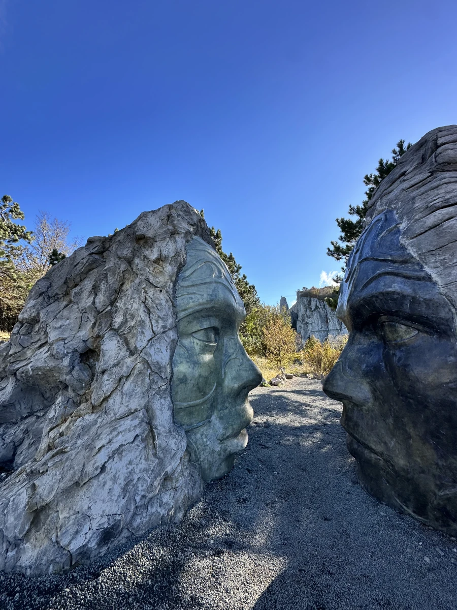 Шёпот гор Жанровая скульптура