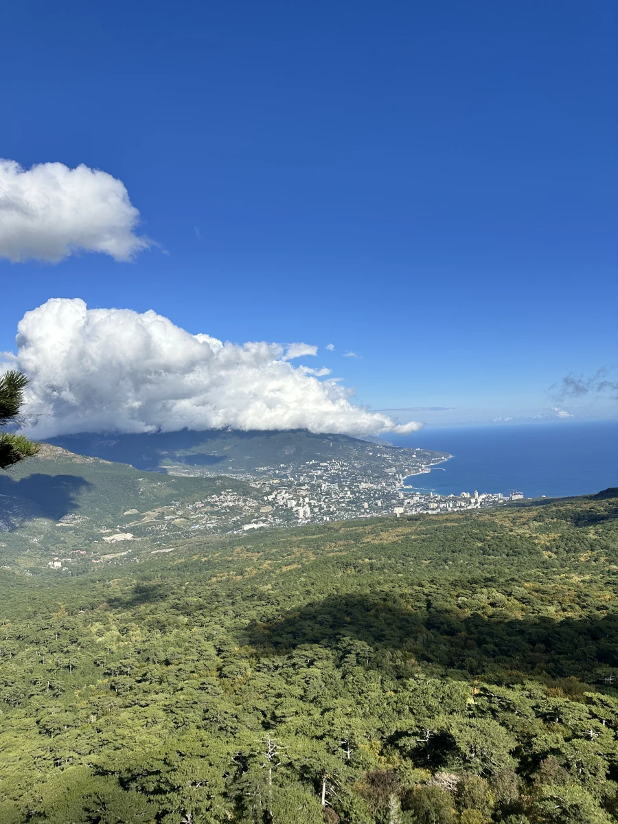 Серебряная беседка на горе Ай-петри