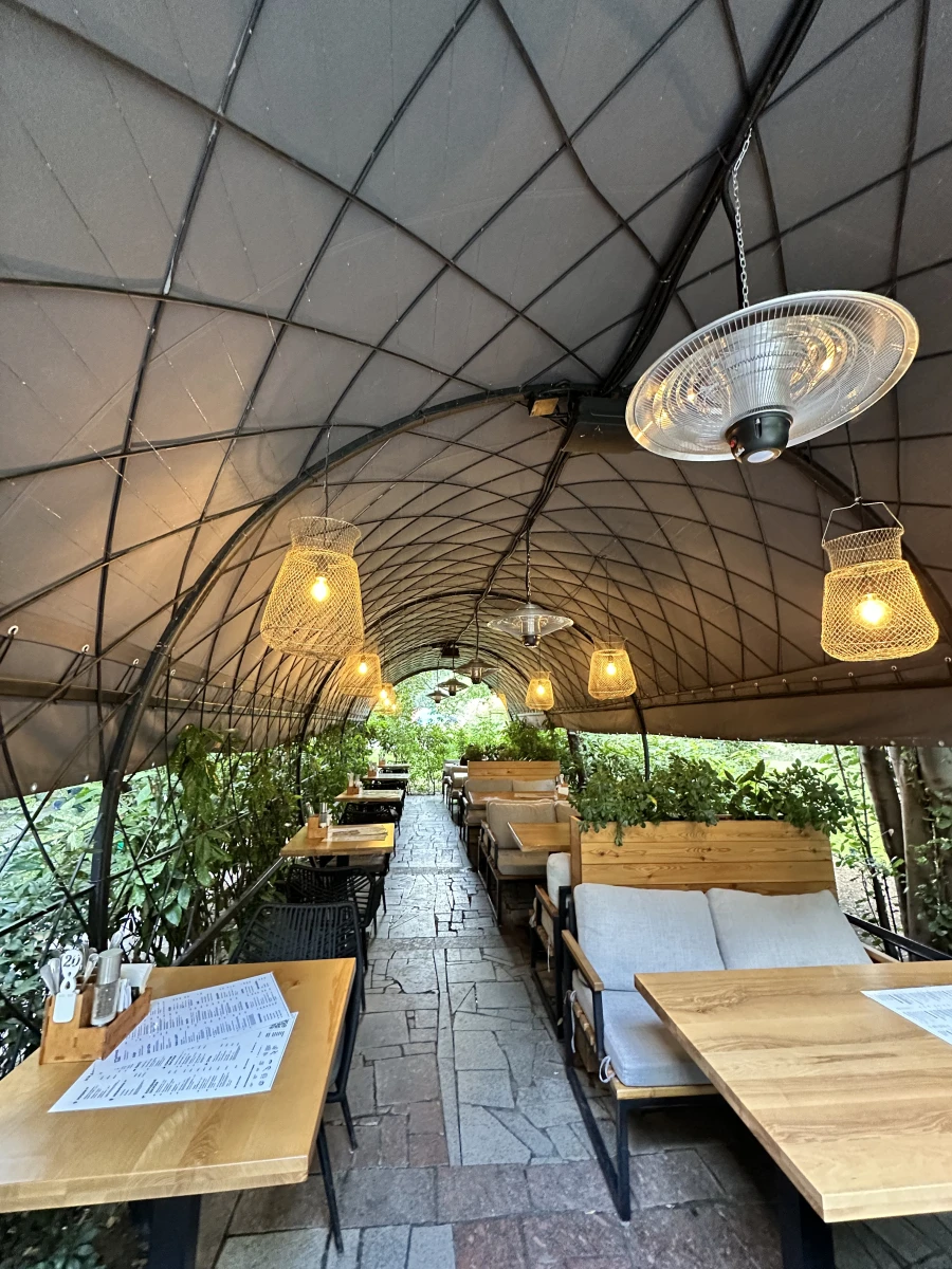 Мидийное Место Ресторан кафе бар