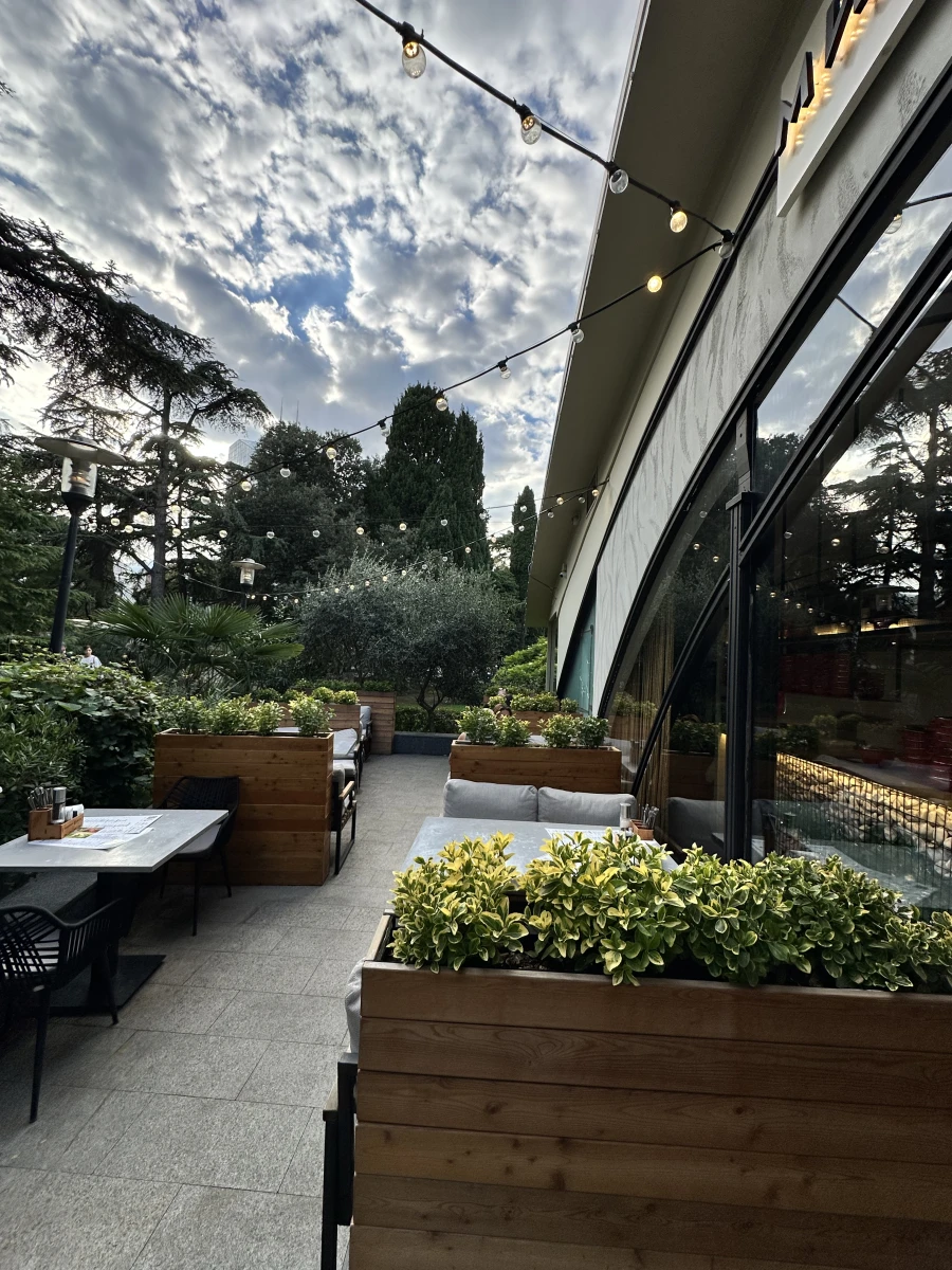 Мидийное Место Ресторан кафе бар