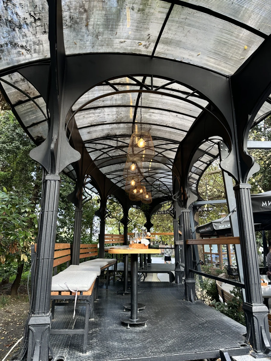 Мидийное Место Ресторан кафе бар