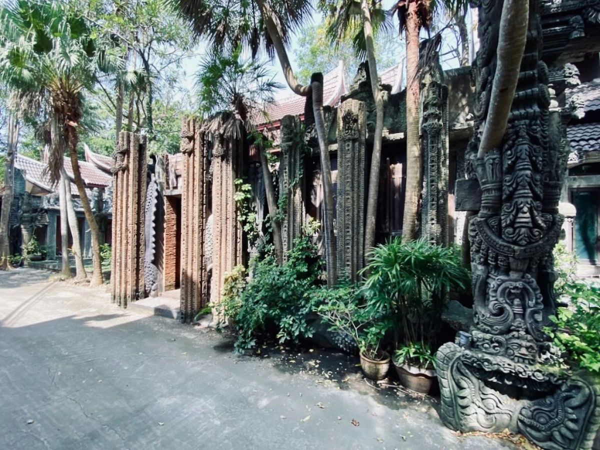 Крутая заброшенная гостиница