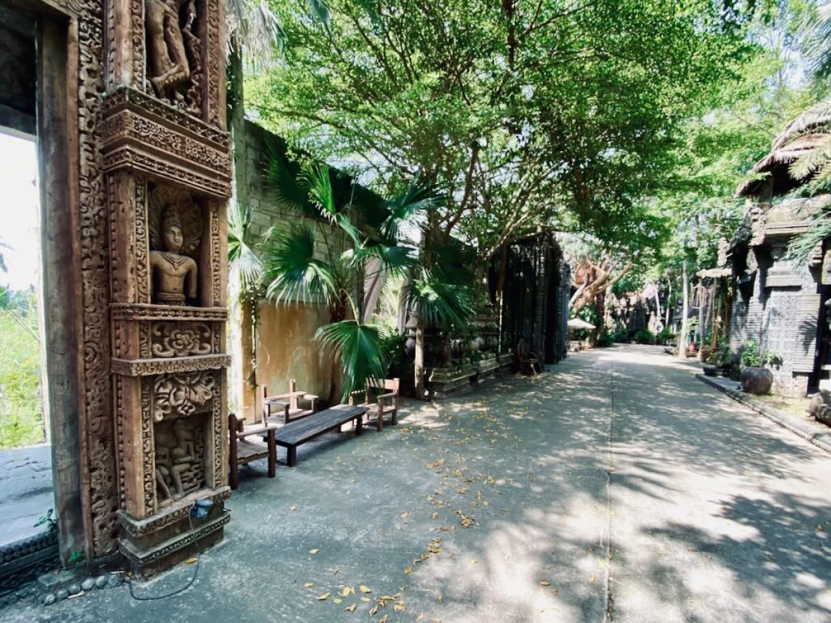 Крутая заброшенная гостиница